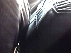 摸索的青少年炸弹的屁股吹箫在加油站
